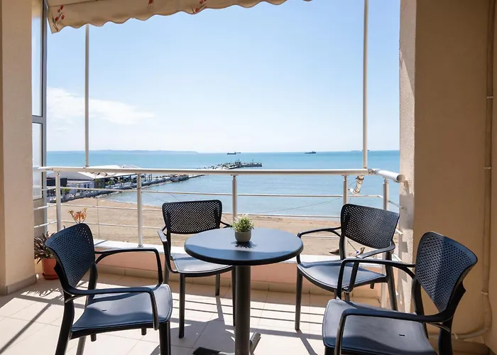 Sea View-Sunlit Coast Apartment Durrs